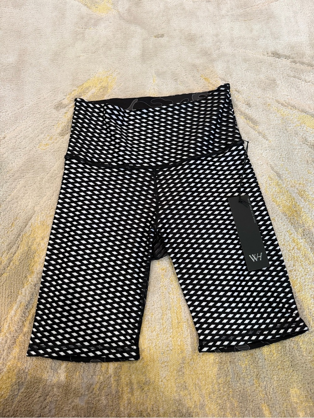 Wear It To Heart Kurt Reversible High Waisted Biker Shorts Black Rhombus M - Picture 3 of 6